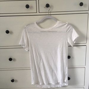 White Old Navy Tee